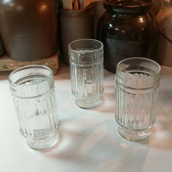 Bundle of 3 Vintage Glass Mugs - Picture 9 of 9